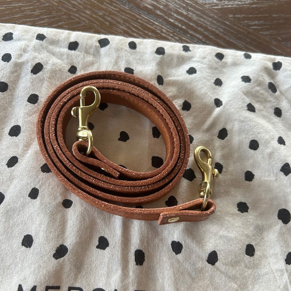 Clare V. Petite Moyen Messenger in Natural Woven - Picture 3 of 8